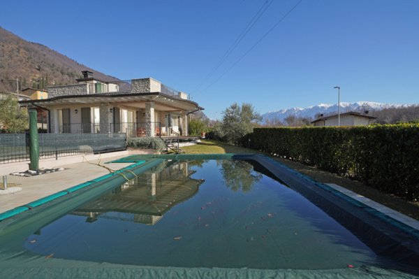 casa indipendente in vendita a Gargnano in zona Villa