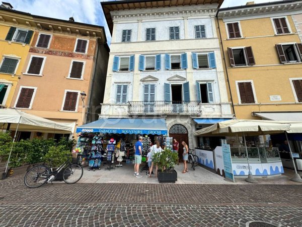 negozio in vendita a Gargnano
