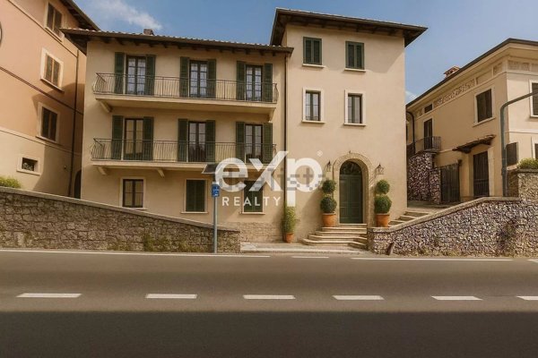 casale in vendita a Gargnano in zona Bogliaco