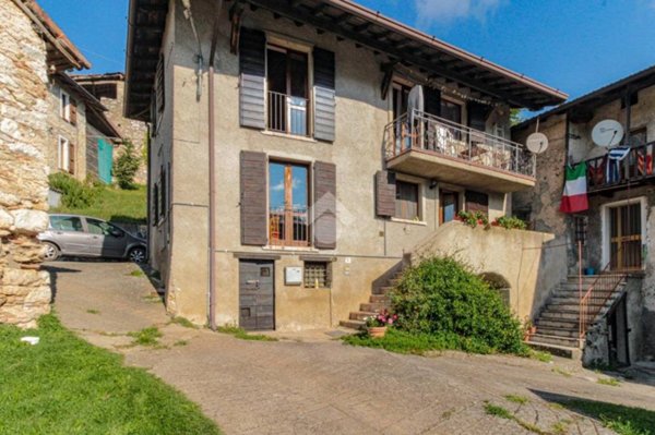 casa indipendente in vendita a Gargnano in zona Villa