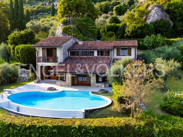 casa indipendente in vendita a Gargnano in zona Villa