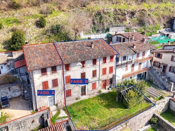 casa semindipendente in vendita a Gargnano in zona Navazzo