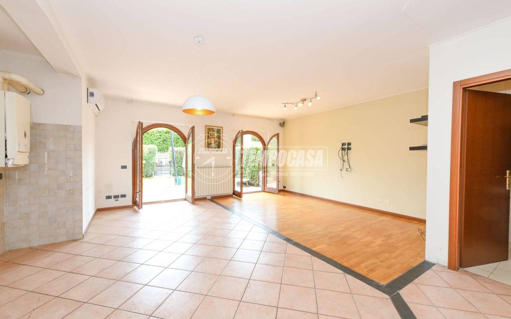 appartamento in vendita a Gargnano in zona Bogliaco