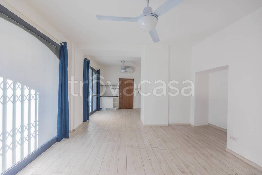 appartamento in vendita a Gargnano in zona Costa