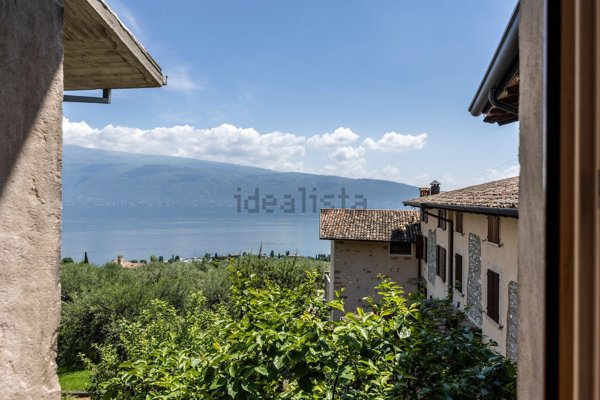 casa indipendente in vendita a Gargnano in zona Fornico