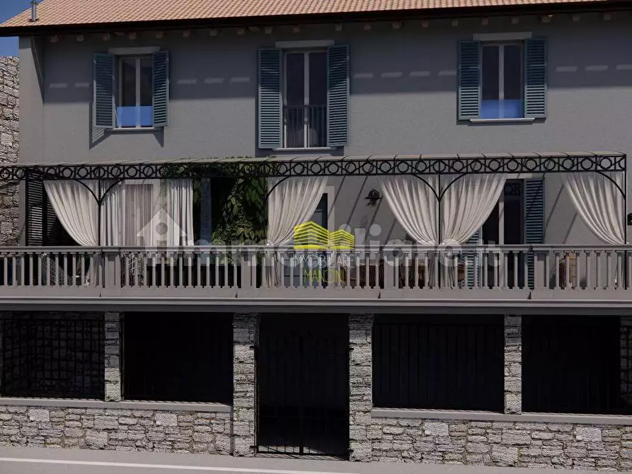 casa indipendente in vendita a Gargnano