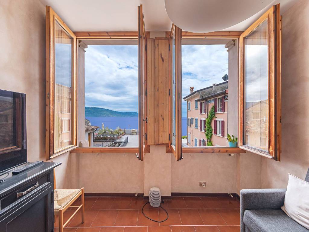 appartamento in vendita a Gargnano