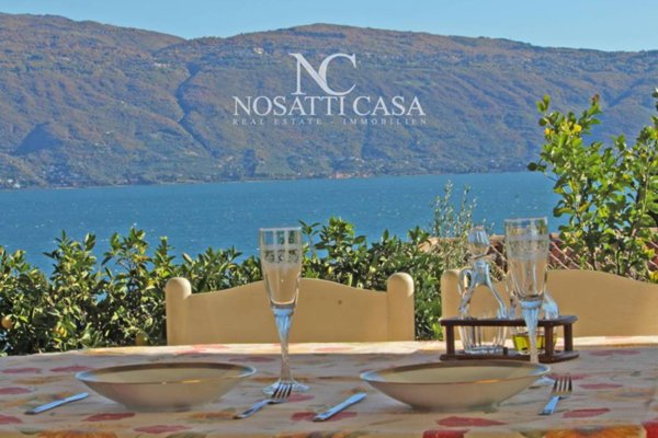 casa indipendente in vendita a Gargnano in zona Villa