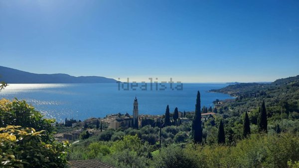 casa indipendente in vendita a Gargnano