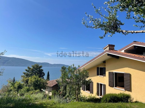 casa indipendente in vendita a Gargnano in zona Villa