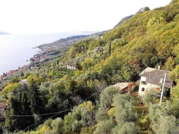 casa indipendente in vendita a Gargnano in zona Villa