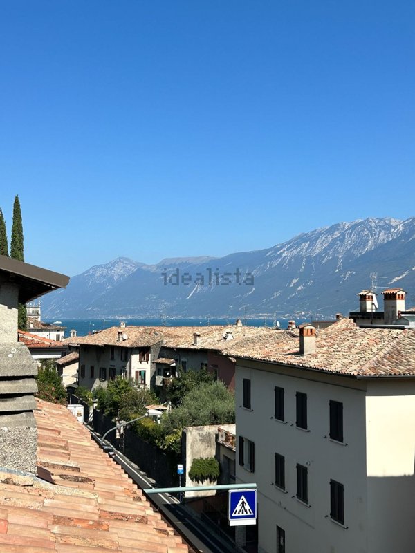casa indipendente in vendita a Gargnano in zona Bogliaco