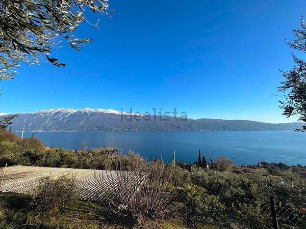 casa indipendente in vendita a Gargnano in zona Villa