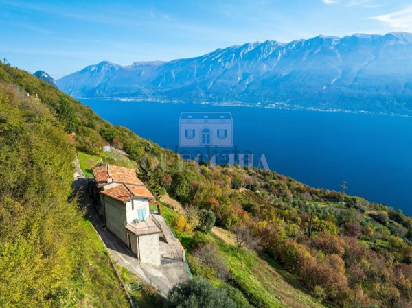 casale in vendita a Gargnano in zona Muslone