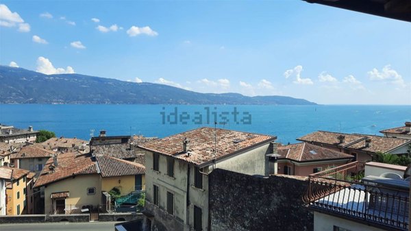 casa indipendente in vendita a Gargnano