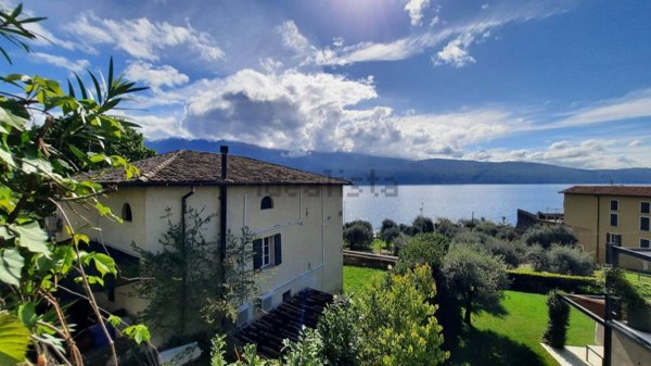 casa indipendente in vendita a Gargnano in zona Villa