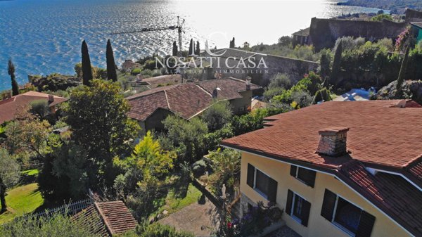 casa indipendente in vendita a Gargnano in zona Villa