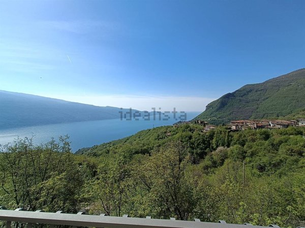 casa indipendente in vendita a Gargnano in zona Villa