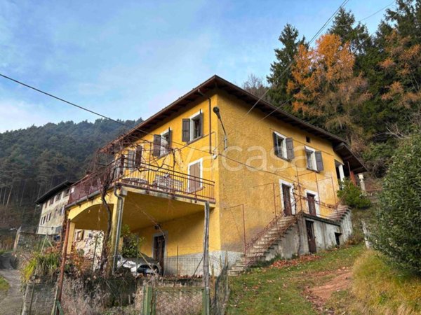 appartamento in vendita a Gargnano in zona Costa