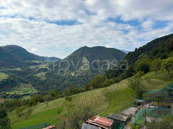 appartamento in vendita a Gargnano in zona Costa