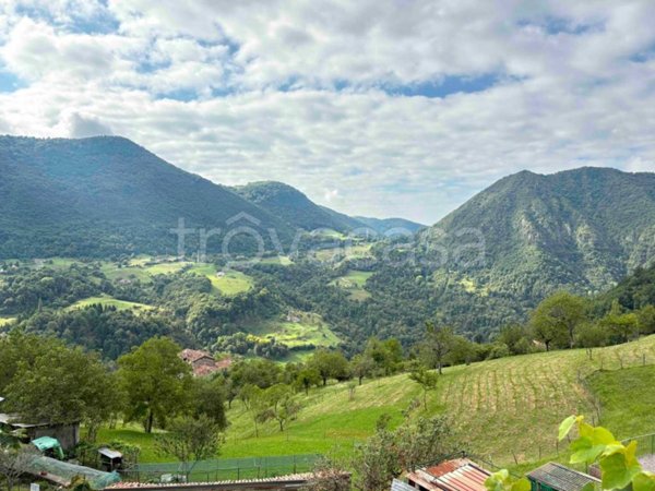 appartamento in vendita a Gargnano in zona Costa