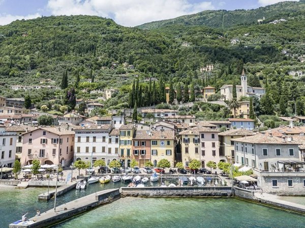appartamento in vendita a Gargnano in zona Villa