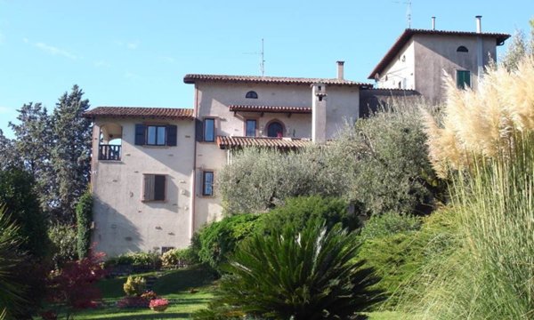 casa indipendente in vendita a Gargnano in zona Villa