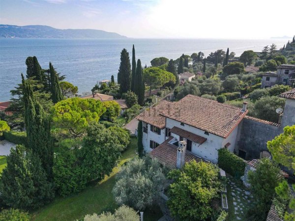 casa indipendente in vendita a Gargnano in zona Villa