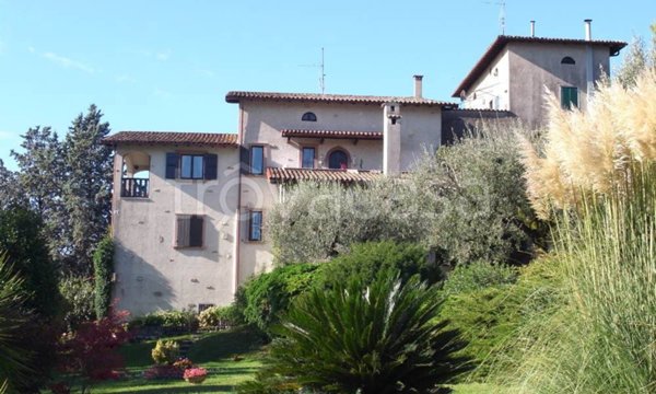 casa indipendente in vendita a Gargnano in zona Villa