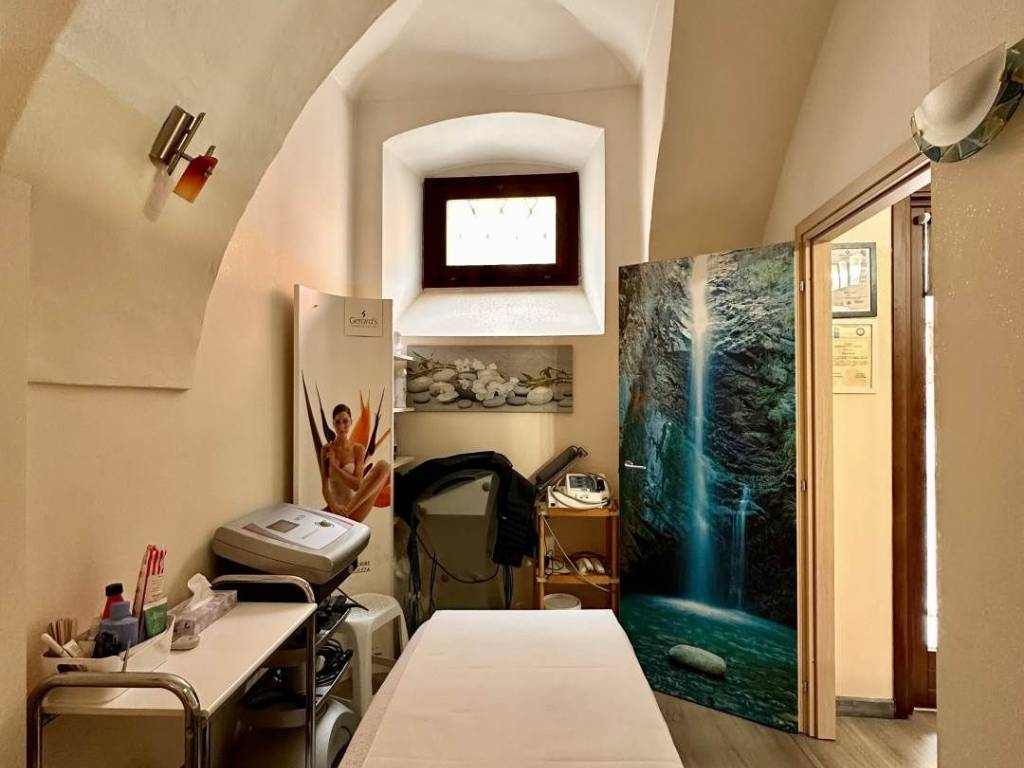 negozio in vendita a Gargnano