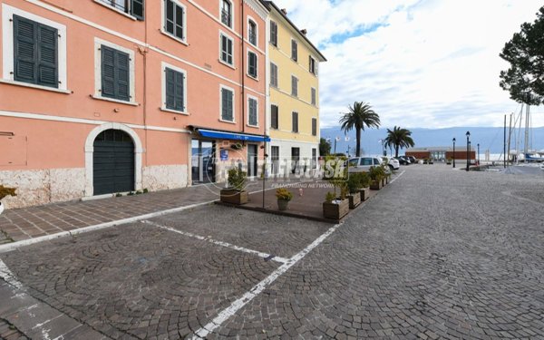 appartamento in vendita a Gargnano in zona Bogliaco