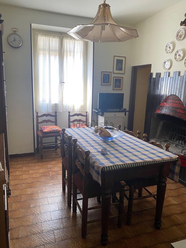 appartamento in vendita a Gargnano in zona Costa