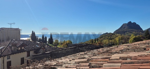 casale in vendita a Gargnano