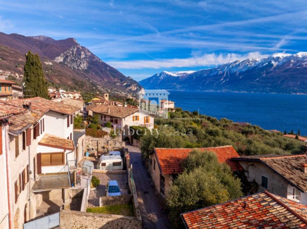 casa semindipendente in vendita a Gargnano in zona Fornico