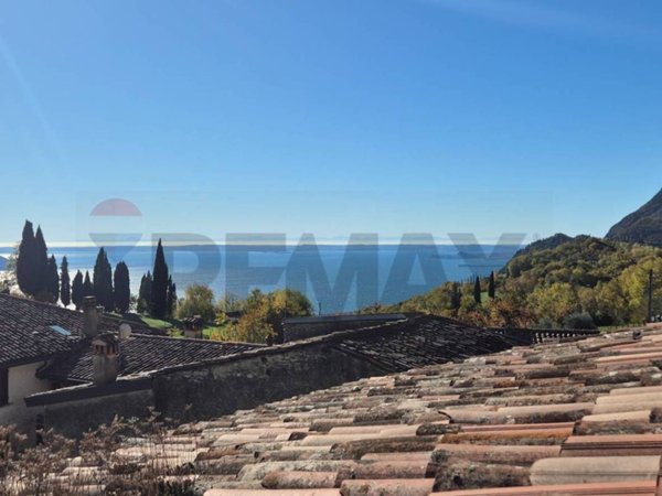 casale in vendita a Gargnano