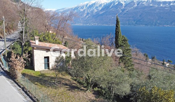 casa indipendente in vendita a Gargnano