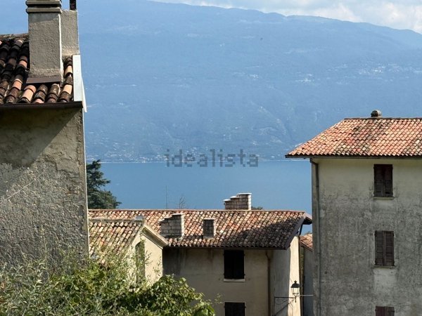 appartamento in vendita a Gargnano in zona Formaga