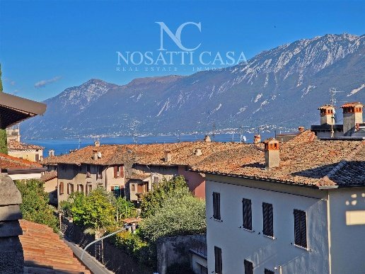 casa indipendente in vendita a Gargnano in zona Bogliaco