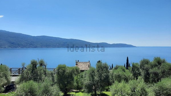 casa indipendente in vendita a Gargnano in zona Villa