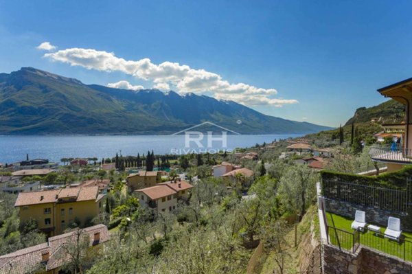 casa indipendente in vendita a Gargnano in zona Villa
