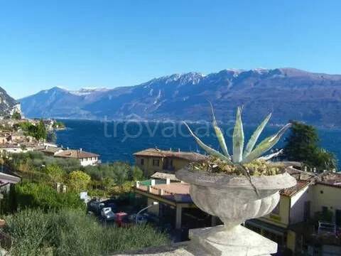 casa indipendente in vendita a Gargnano in zona Villa
