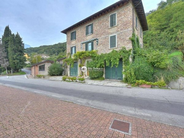 casa indipendente in vendita a Gargnano in zona Liano