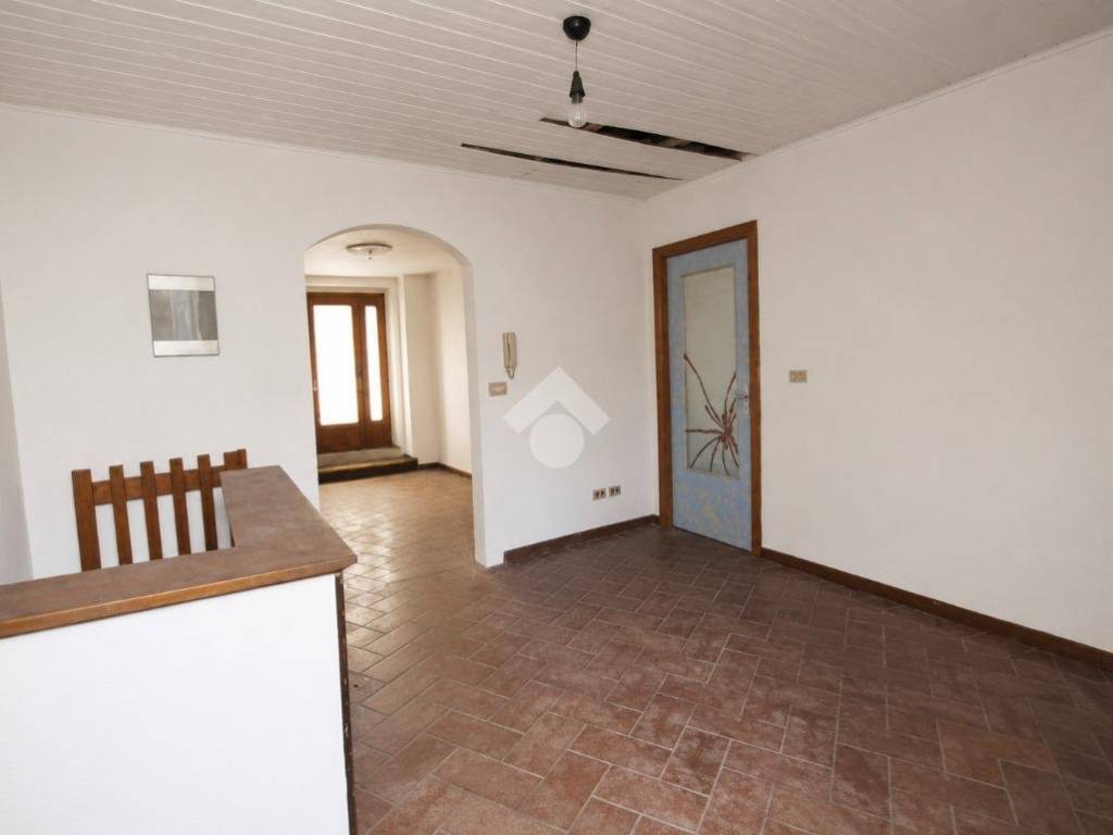 casa indipendente in vendita a Gargnano in zona Sasso