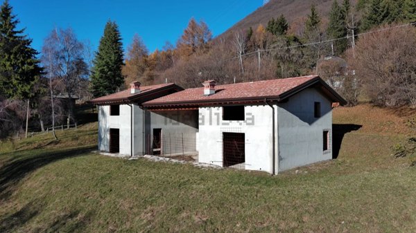 casale in vendita a Gargnano