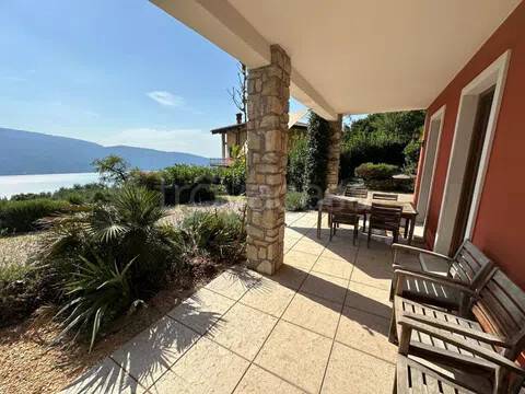 casa indipendente in vendita a Gargnano in zona Villa