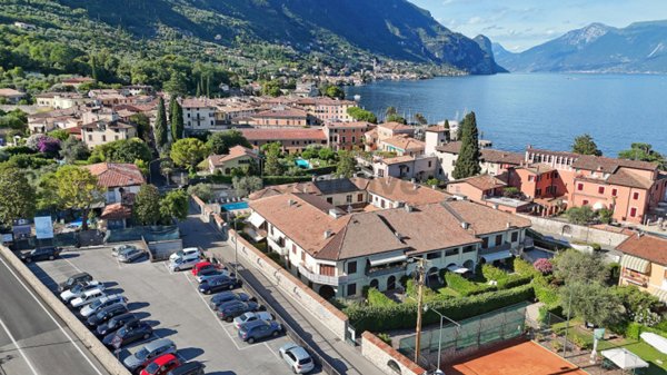 appartamento in vendita a Gargnano in zona Bogliaco