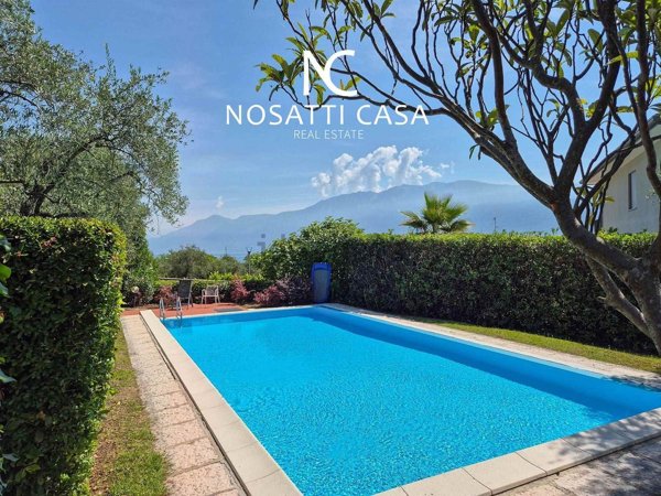 casa indipendente in vendita a Gargnano in zona Villa