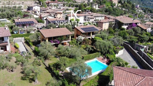 casa indipendente in vendita a Gargnano in zona Villa