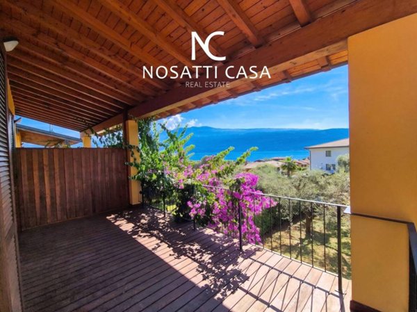 casa indipendente in vendita a Gargnano in zona Villa