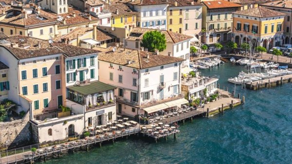 appartamento in vendita a Gargnano in zona Villa